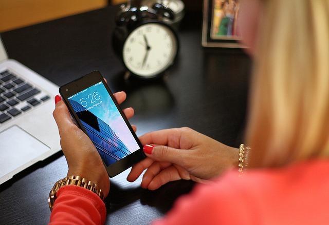 4 ways technology redefines work-life boundaries