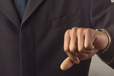 7 social slip-ups that spell disaster in any job interview